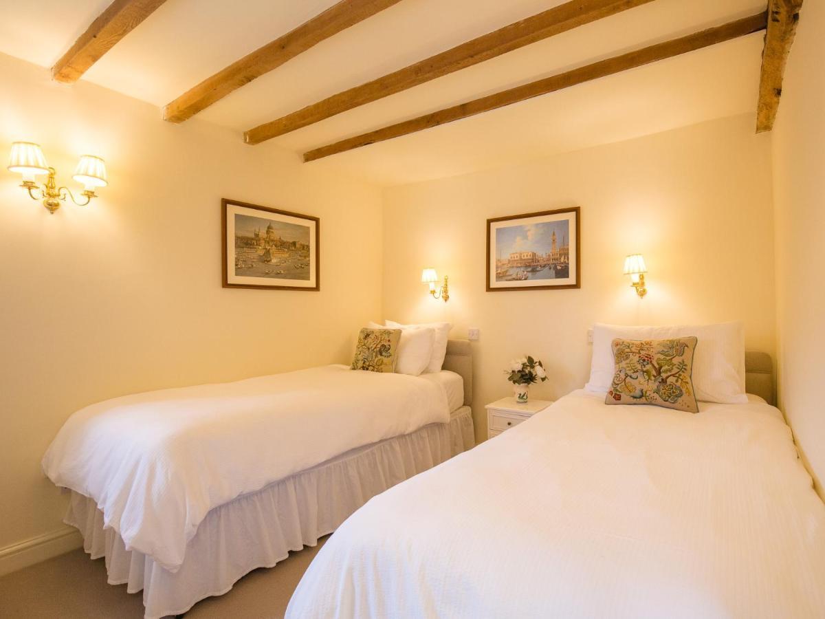 Hayloft At Newbarn Farm Villa Chipping Norton Kültér fotó
