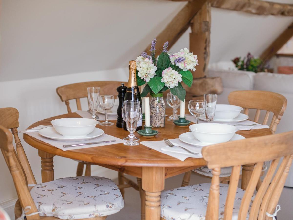 Hayloft At Newbarn Farm Villa Chipping Norton Kültér fotó