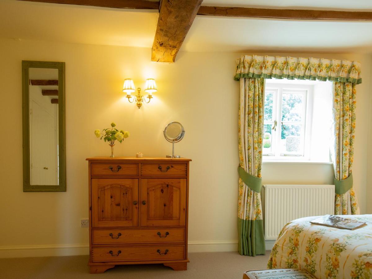 Hayloft At Newbarn Farm Villa Chipping Norton Kültér fotó